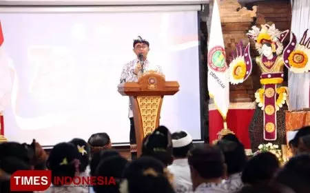 Wali Kota Denpasar Beri Penghargaan Ini untuk Guru di HUT PGRI