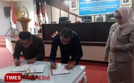 Plt Sekda Paparkan Pembangunan Pemkab Morotai dalam Rapat Paripurna DPRD