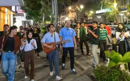 Hari Pertama Kampanye, Yooky Tjahrial Ngamen Bareng Ardhito Pramono di Surabaya