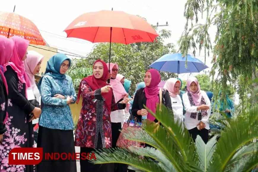 Ning Sasha Ajak Warga Desa Bentuk Asman untuk Manfaatkan TOGA dan Akupresur