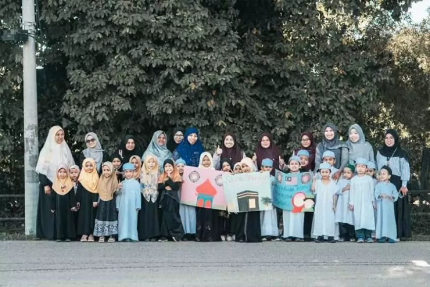 Mahasiswi FAI Unisma Malang Ikuti Giat Maulid di Negeri Jiran