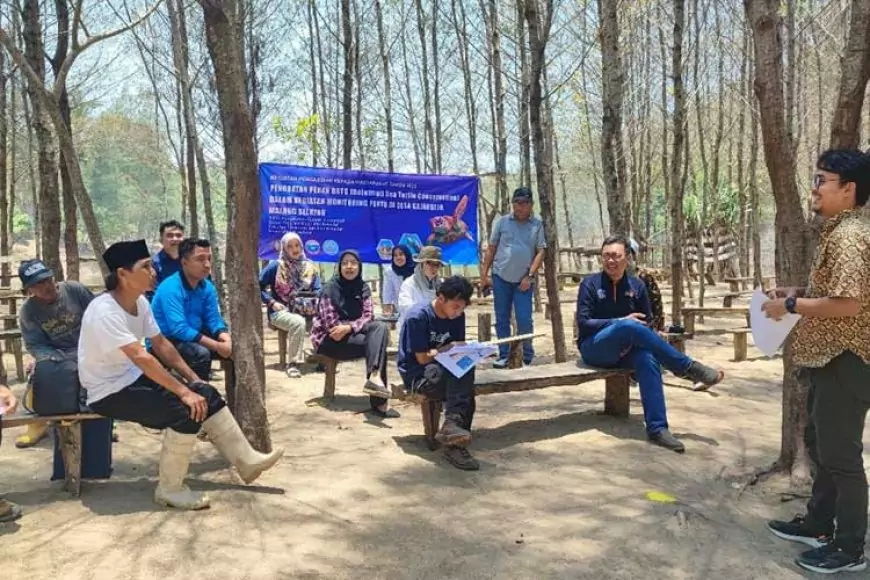 FPIK UB Beri Dukungan Alat Hingga Literasi Untuk Konservasi Penyu di Malang Selatan