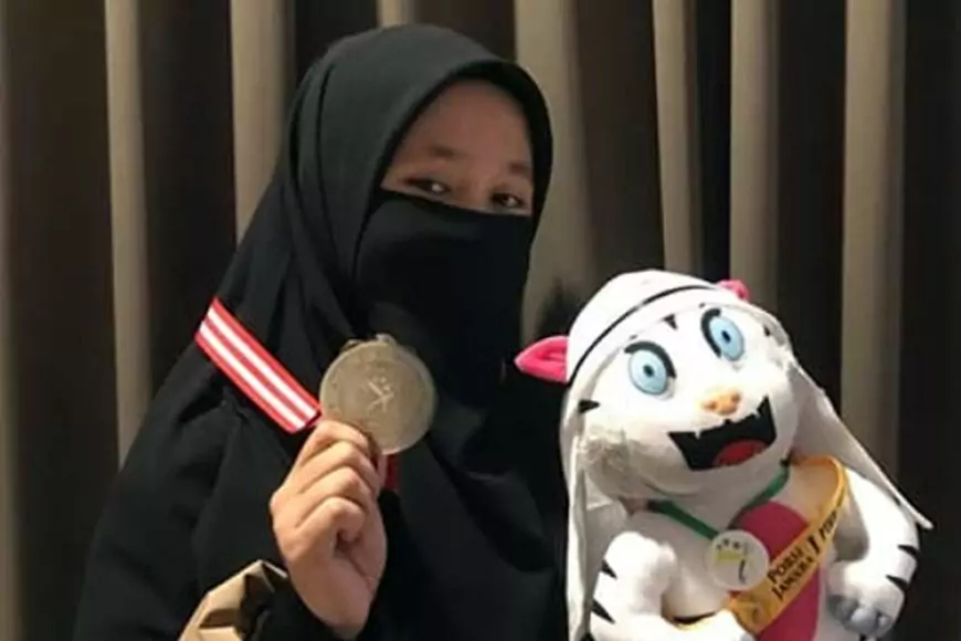 Mahasiswi UIN Malang Raih Juara Kedua Debat Bahasa Arab di Ajang Porsi Jawara