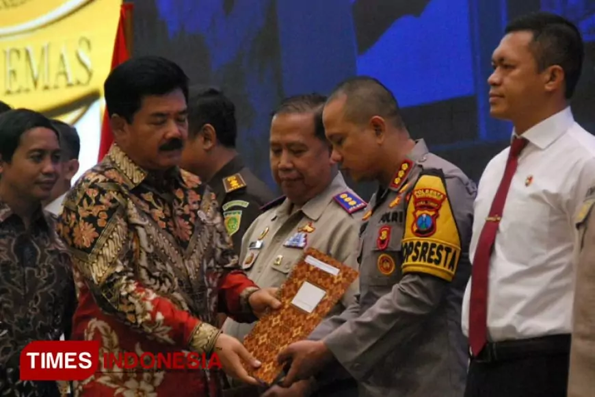 Sukses Berantas Mafia Tanah, Kapolresta dan Kasat Reskrim Banyuwangi Dapat Pin Emas dari Menteri ATR/ BPN