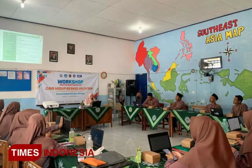 SD Muhammadiyah 1 Paron Bersama Dosen UNIPMA Madiun Susun Modul P5 secara Kolaboratif