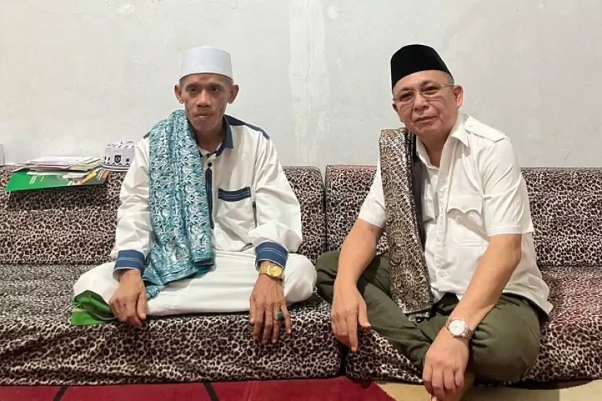 Rutin Silaturahmi Dengan Ulama, Caleg PSI Paulus M. Pangau Bertemu Abah K.H. Jamhari