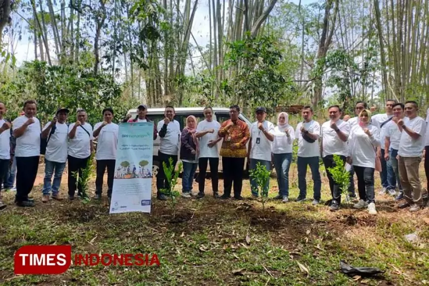 BRI Sutoyo Malang Jalankan Program BRI Menanam 2023 di Desa Toyomarto