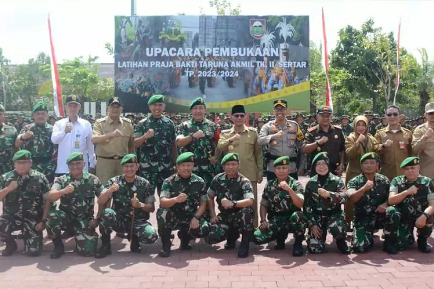 Gubernur Akmil Buka Latihan Praja Bakti Taruna Akademi Militer di Boyolali