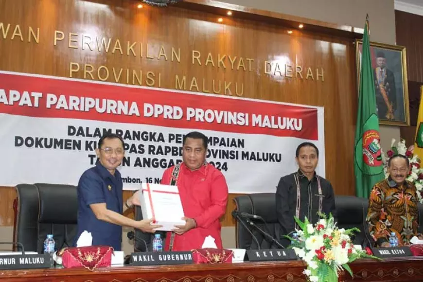 Wagub Serahkan Dokumen Rancangan KUA-PPAS Provinsi Maluku 2024
