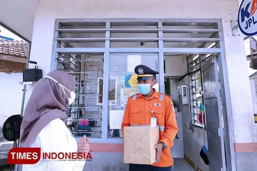 Pemkab Banyuwangi Beri Honor Relawan Penjaga Perlintasan Kereta Api