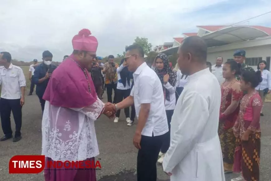 Kunjungi Morotai,  Uskup Amboina Disambut Pj Bupati M Umar Ali