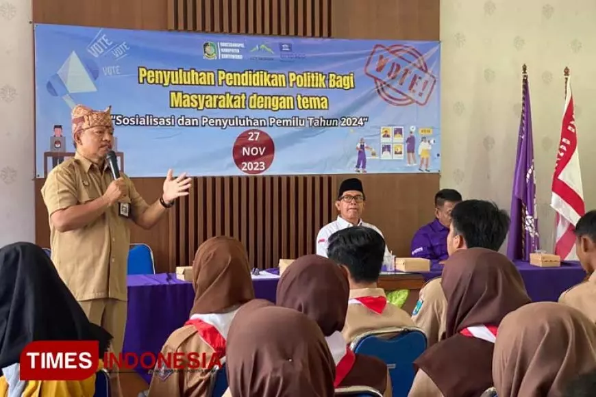 Tekan Angka Golput, Bakesbangpol Banyuwangi Gelar Sosialisasi Pemilu Milenial Melalui Pramuka