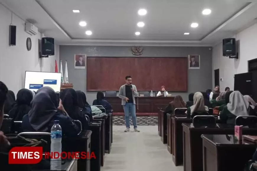 Ervan Wahzudin Bagikan Tips Sukses Seorang Produser Berita di UNISBA Blitar