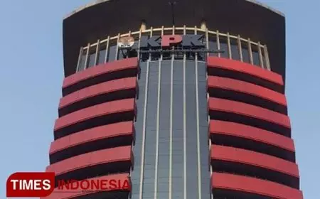 Eddy Hiariej dan Firli Bahuri l Tak Kunjung Ditahan