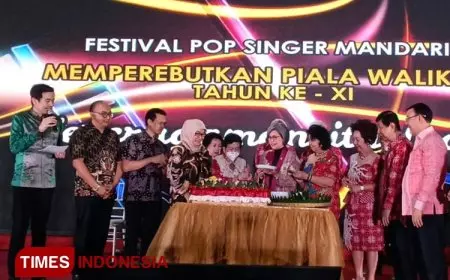 Disbudporapar Kota Surabaya Buka Festival Pop Singer Mandarin  