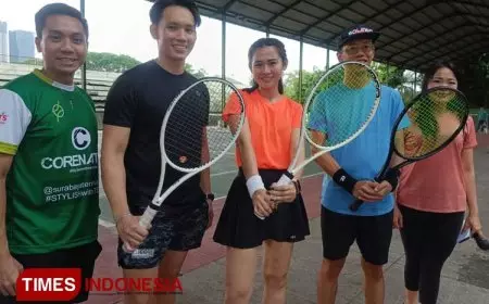 Surabaya Tennis School Uji Coba Raket Atlet Profesional
