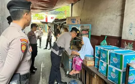Kapolresta Pekanbaru Atensi Personelnya Laksanakan Patroli Jalan Kaki, Jelang Pemilu 2024
