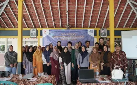 Ubaya Latih UMKM Bawang Goreng Watuwungkuk Kabupaten Probolinggo Buat Pembukuan Keuangan