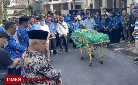 Bupati dan Wabup Malang Ikuti Pemakaman Almarhum Kepala BKAD Imron Rosyadi