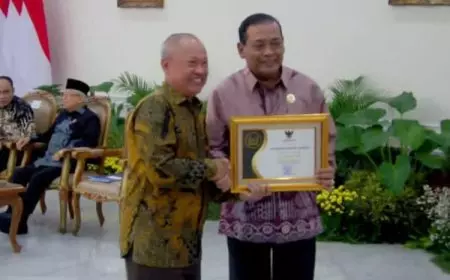 Luar Biasa, PPID UNJ Melesat Raih Kualifikasi Badan Publik "Informatif" Pada Anugerah Keterbukaan Informasi Publik Tahun 2023