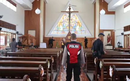 Antisipasi Bahan Peledak di Malam Natal, Unit Jibom Polda DIY Sterilisasi Gereja di Bantul