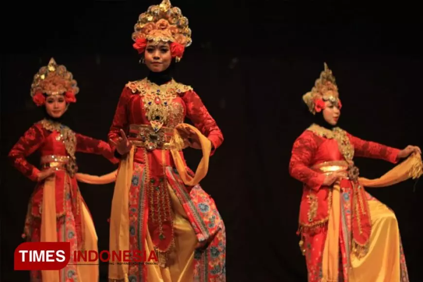 UKM Komunitas Teater Unisma Malang Menjadi Penyaji Pentas Keliling di Universitas Negeri Surabaya