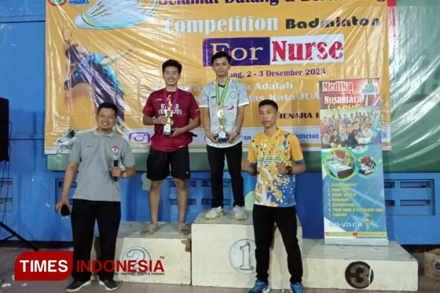 Mahasiswa STIKes Husada Jombang Borong 4 Juara dalam Kompetisi Badminton di Malang