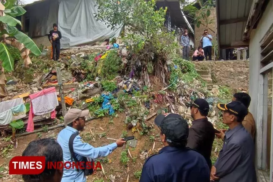 Dinding Rumah Warga Ambruk Akibat Longsor, Anggota DPRD Bontang Minta Dibuatkan Turap