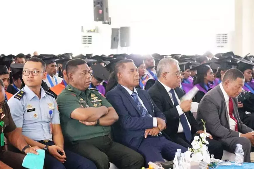 Wisuda UKIM, Gubernur Maluku Ingin UKIM Hasilkan Generasi Muda yang Berkualitas