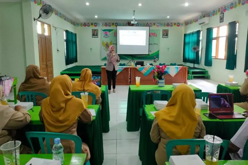 Dosen UNIPMA Dampingi SDN 01 Pandean Madiun Susun Modul P5 Tema Kearifan Lokal dan Kewirausahaan