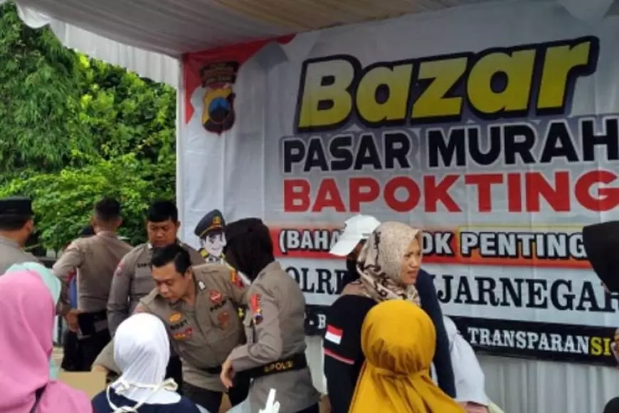 Jelang Nataru, Polres Banjarnegara Gelar Bazar Pasar Murah Sembako