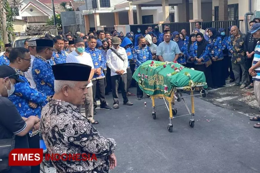 Bupati dan Wabup Malang Ikuti Pemakaman Almarhum Kepala BKAD Imron Rosyadi