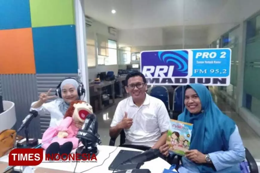 Dosen UNIPMA Bersama Marica Giatkan Literasi melalui Siaran di RRI Madiun