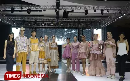 Mahasiswa Ubaya Buat Busana Terinspirasi Barbie dan Festival Bunga