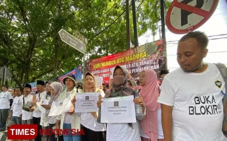 Ratusan Member ATG Datangi PN Malang, Teriak 'Buka Blokir' Saat Sidang Pledoi Wahyu Kenzo
