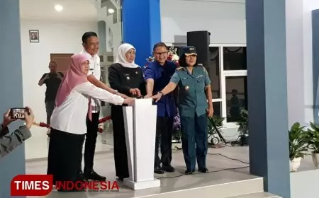 Gubernur Khofifah Resmikan Gedung Asrama di SMAN Taruna Nala Malang 