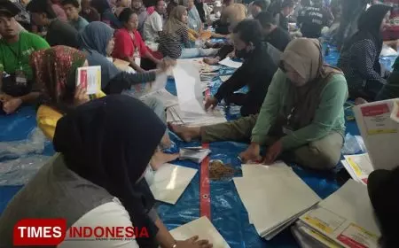 Segini Upah Pekerja Sortir dan Lipat Surat Suara Pemilu 2024 di Bondowoso