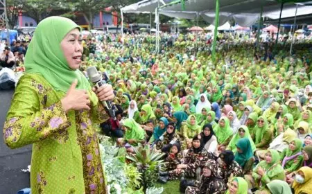 Hadiri Pengajian Akbar Muslimat NU Lampung, Khofifah Ajak Ribuan Jemaah Menjaga NKRI