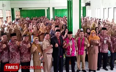 Serah Terima Kepengurusan MKKS SMPN, Bupati Malang Beri Tantangan Hadiah Mobil