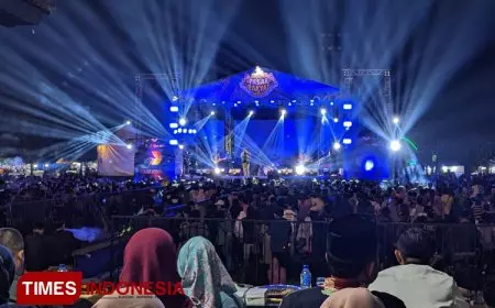 Begini Kesan Sabrang Letto Tentang Bondowoso Saat Konser di Acara Pasar Rakyat dan UMKM