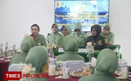 Ketua Persit KCK Cab XI Pushubad PG Mabesad Minta Anggota Hati-hati Dalam Penggunaan Medsos