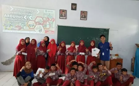 Pembelajaran Program Arduino di SDN 2 Karanggupito oleh Mahasiswa Kelompok 11 KKN-T MBKM UNIPMA
