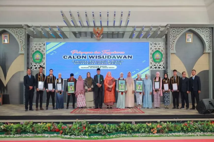 FEB Unisma Malang Lepas Calon Wisudawan, Tekankan Meta Skill Agar Adaptif dan Berdaya Saing