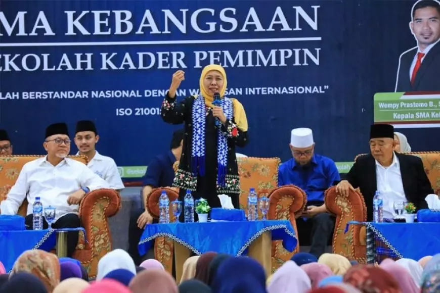 Kunjungi SMA Kebangsaan Lampung Selatan, Khofifah Apresiasi Sekolah Pencetak Kader Calon Pemimpin