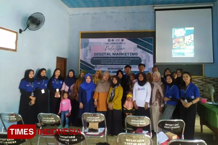 Mahasiswa KKN&#45;T MBKM Kelompok 11 UNIPMA Bantu Pelatihan Digital Marketing UMKM Desa Karanggupito, Ngawi