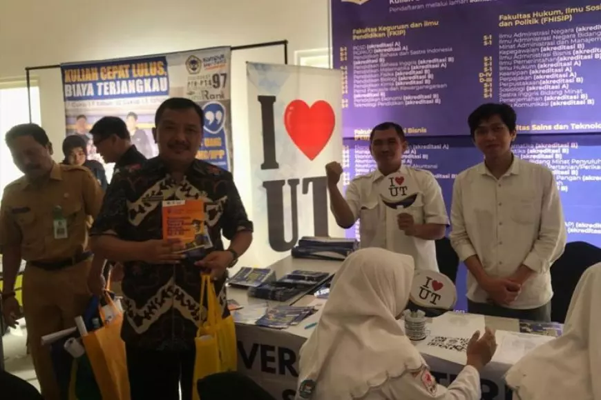 Bantu Siswa Dilema Pilih Universitas; UT Surabaya Perkenalkan Perguruan Tinggi Jarak Jauh