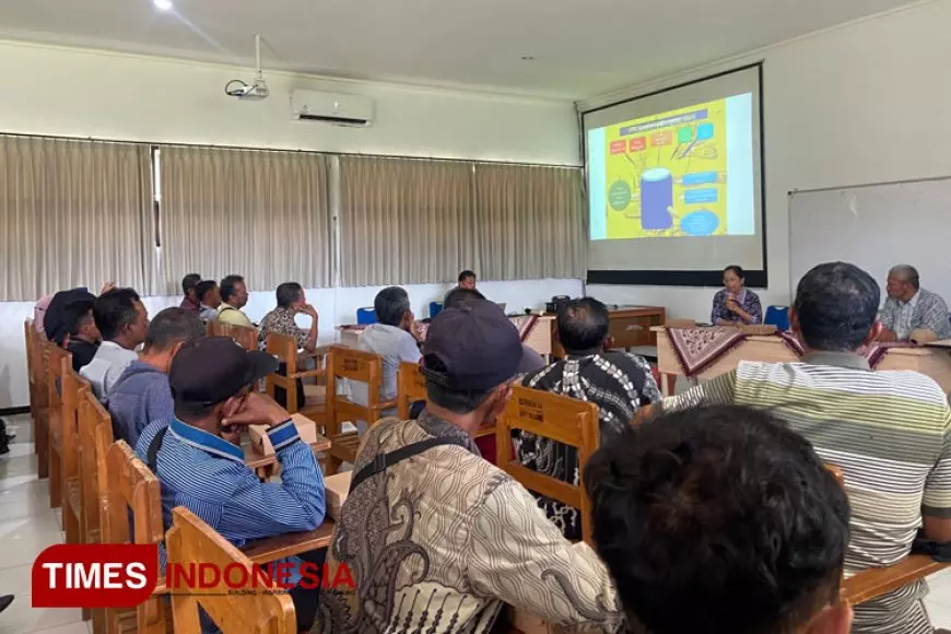 Polbangtan Malang Latih Petani Mojokerto Kembangkan Pupuk Hayati