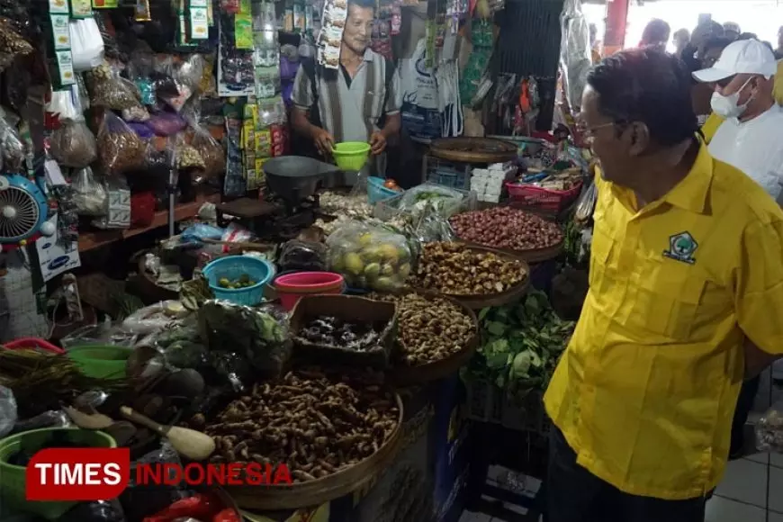 Kampanye Blusukan ke Pasar, DPD Partai Golkar DIY Borong Dagangan