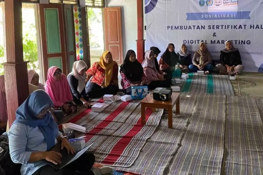 KKN&#45;T UNIPMA Dampingi Sertifikasi Halal dan Digital Marketing UMKM di Dadapan, Ponorogo