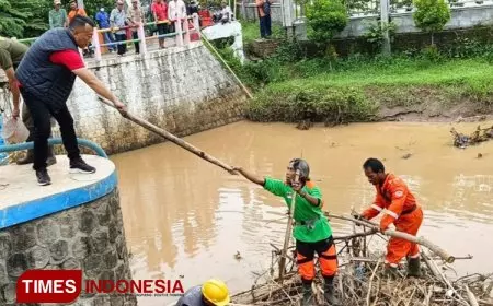Bupati Ponorogo Pimpin Kerja Bakti di Dam Cokromenggalan